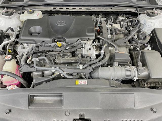 カムリ ＷＳレザーパッケージ　禁煙車　ツートンカラー　メーカーナビ　本革シート　セーフティセンス　ブラインドスポットモニター　バックカメラ　シートヒーター　パワーシート　シートヒーター　純正１８インチアルミ　ＥＴＣ（18枚目）