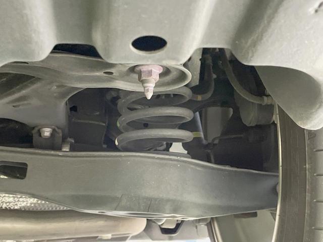 カムリ ＷＳレザーパッケージ　禁煙車　ツートンカラー　メーカーナビ　本革シート　セーフティセンス　ブラインドスポットモニター　バックカメラ　シートヒーター　パワーシート　シートヒーター　純正１８インチアルミ　ＥＴＣ（20枚目）