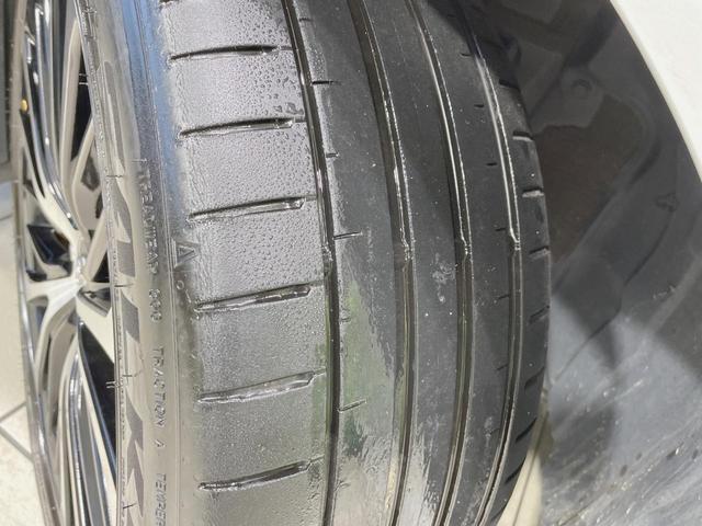 カムリ ＷＳレザーパッケージ　禁煙車　ツートンカラー　メーカーナビ　本革シート　セーフティセンス　ブラインドスポットモニター　バックカメラ　シートヒーター　パワーシート　シートヒーター　純正１８インチアルミ　ＥＴＣ（24枚目）