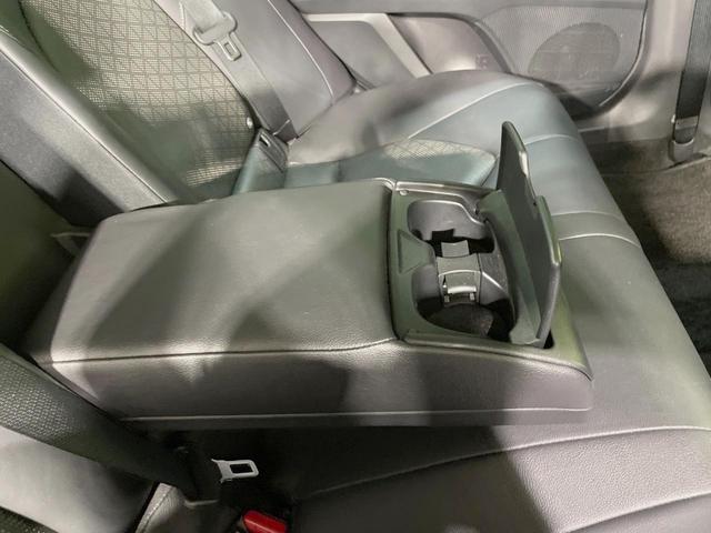 カムリ ＷＳレザーパッケージ　禁煙車　ツートンカラー　メーカーナビ　本革シート　セーフティセンス　ブラインドスポットモニター　バックカメラ　シートヒーター　パワーシート　シートヒーター　純正１８インチアルミ　ＥＴＣ（25枚目）