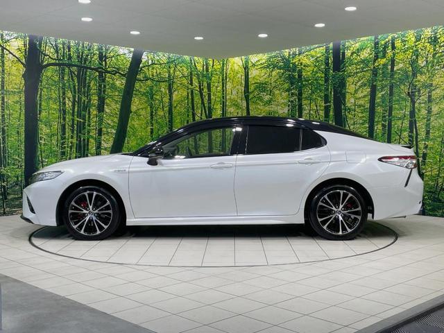 カムリ ＷＳレザーパッケージ　禁煙車　ツートンカラー　メーカーナビ　本革シート　セーフティセンス　ブラインドスポットモニター　バックカメラ　シートヒーター　パワーシート　シートヒーター　純正１８インチアルミ　ＥＴＣ（32枚目）