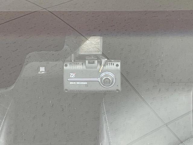 カムリ ＷＳレザーパッケージ　禁煙車　ツートンカラー　メーカーナビ　本革シート　セーフティセンス　ブラインドスポットモニター　バックカメラ　シートヒーター　パワーシート　シートヒーター　純正１８インチアルミ　ＥＴＣ（35枚目）