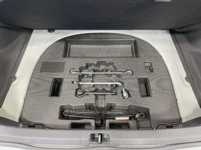 カムリ ＷＳレザーパッケージ　禁煙車　ツートンカラー　メーカーナビ　本革シート　セーフティセンス　ブラインドスポットモニター　バックカメラ　シートヒーター　パワーシート　シートヒーター　純正１８インチアルミ　ＥＴＣ（37枚目）