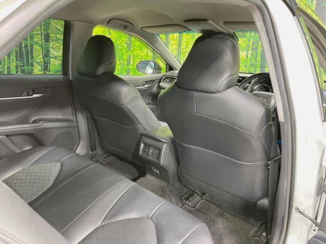 カムリ ＷＳレザーパッケージ　禁煙車　ツートンカラー　メーカーナビ　本革シート　セーフティセンス　ブラインドスポットモニター　バックカメラ　シートヒーター　パワーシート　シートヒーター　純正１８インチアルミ　ＥＴＣ（40枚目）