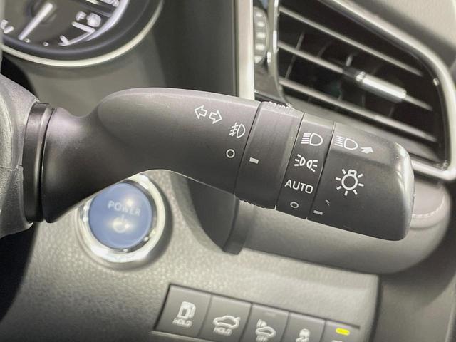 カムリ ＷＳレザーパッケージ　禁煙車　ツートンカラー　メーカーナビ　本革シート　セーフティセンス　ブラインドスポットモニター　バックカメラ　シートヒーター　パワーシート　シートヒーター　純正１８インチアルミ　ＥＴＣ（56枚目）