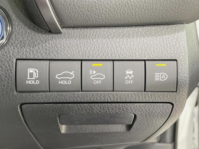 カムリ ＷＳレザーパッケージ　禁煙車　ツートンカラー　メーカーナビ　本革シート　セーフティセンス　ブラインドスポットモニター　バックカメラ　シートヒーター　パワーシート　シートヒーター　純正１８インチアルミ　ＥＴＣ（58枚目）