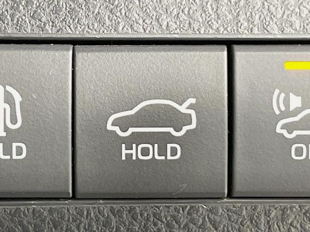 カムリ ＷＳレザーパッケージ　禁煙車　ツートンカラー　メーカーナビ　本革シート　セーフティセンス　ブラインドスポットモニター　バックカメラ　シートヒーター　パワーシート　シートヒーター　純正１８インチアルミ　ＥＴＣ（60枚目）