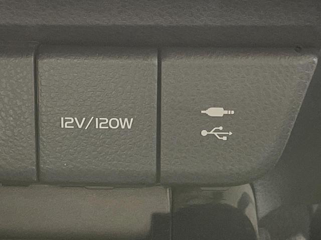 カムリ ＷＳレザーパッケージ　禁煙車　ツートンカラー　メーカーナビ　本革シート　セーフティセンス　ブラインドスポットモニター　バックカメラ　シートヒーター　パワーシート　シートヒーター　純正１８インチアルミ　ＥＴＣ（66枚目）