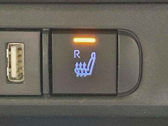 ヤリス G ナビ機能付き8型ディスプレイ セーフティセンス バックカメラ レーダークルーズ 禁煙車 シートヒーター スマートキー オートマチックハイビーム オートエアコン ETC Bluetooth再生(5枚目)