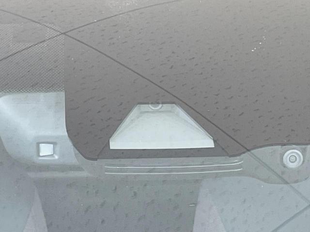 ヤリス G ナビ機能付き8型ディスプレイ セーフティセンス バックカメラ レーダークルーズ 禁煙車 シートヒーター スマートキー オートマチックハイビーム オートエアコン ETC Bluetooth再生(7枚目)