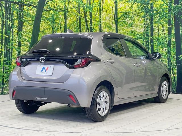 ヤリス G ナビ機能付き8型ディスプレイ セーフティセンス バックカメラ レーダークルーズ 禁煙車 シートヒーター スマートキー オートマチックハイビーム オートエアコン ETC Bluetooth再生(17枚目)