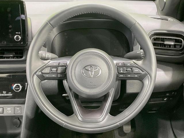 ヤリスクロス ハイブリッドＺ　ＭＣ後　ナビ機能付きディスプレイオーディオ　全周囲カメラ　セーフティセンス　レーダークルーズ　ＨＤＭＩ端子　パワーシート　ブラインドスポットモニター　ステアリングヒーター　Ｂｌｕｅｔｏｏｔｈ接続（11枚目）