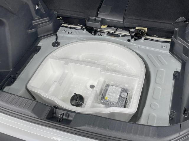 ヤリスクロス ハイブリッドＺ　ＭＣ後　ナビ機能付きディスプレイオーディオ　全周囲カメラ　セーフティセンス　レーダークルーズ　ＨＤＭＩ端子　パワーシート　ブラインドスポットモニター　ステアリングヒーター　Ｂｌｕｅｔｏｏｔｈ接続（36枚目）