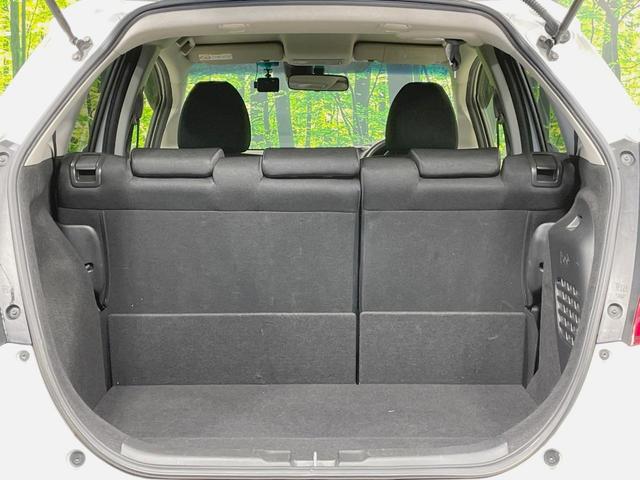 フィットハイブリッド Fパッケージ 純正ナビ バックカメラ シティブレーキアクティブ 禁煙車 ドラレコ スマートキー ETC オートエアコン Bluetooth再生 ステアリングスイッチ アームレスト シートリフター(10枚目)