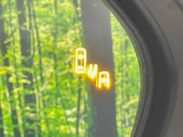 シエンタ ハイブリッドＺ　純正１０型ナビ　両側電動スライドドア　パノラミックビューモニター　ブラインドスポットモニター　セーフティセンス　レーダークルーズ　禁煙車　コーナーセンサー　スマートキー　ＥＴＣ２．０（5枚目）