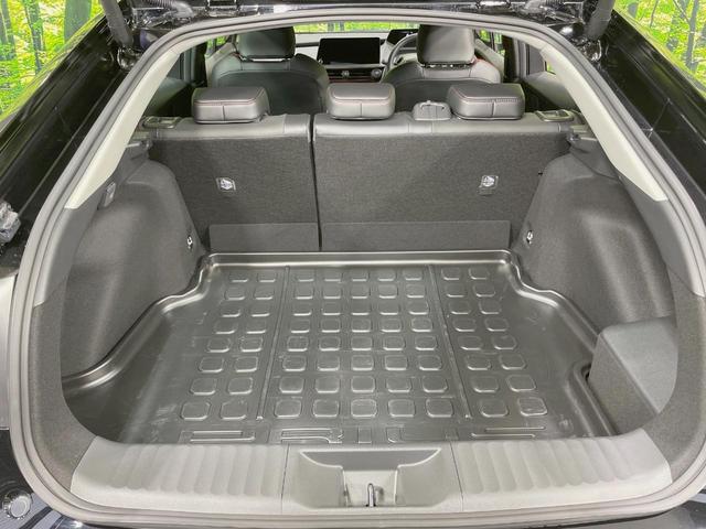 プリウス Ｚ　純正１２．３型ディスプレイオーディオ　パノラミックビュー　セーフティセンス　レーダークルーズ　禁煙車　パワーバックドア　ブラインドスポットモニター　シートベンチレーション　ステアリングヒーター（10枚目）
