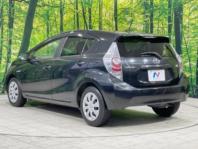 アクア Ｇ　ＳＤナビ　禁煙車　スマートキー　シートヒーター　ＥＴＣ　オートライト　オートエアコン　ＤＶＤ再生　フルセグ　革巻きステアリング　アームレスト　ステアリングスイッチ　盗難防止装置　プライバシーガラス（32枚目）