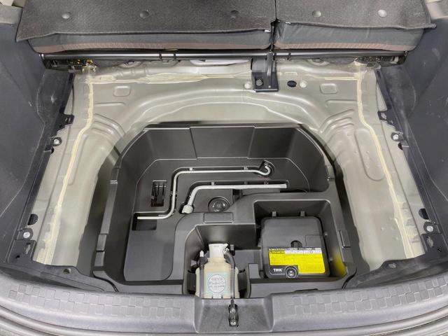 アクア Ｇ　ＳＤナビ　禁煙車　スマートキー　シートヒーター　ＥＴＣ　オートライト　オートエアコン　ＤＶＤ再生　フルセグ　革巻きステアリング　アームレスト　ステアリングスイッチ　盗難防止装置　プライバシーガラス（40枚目）