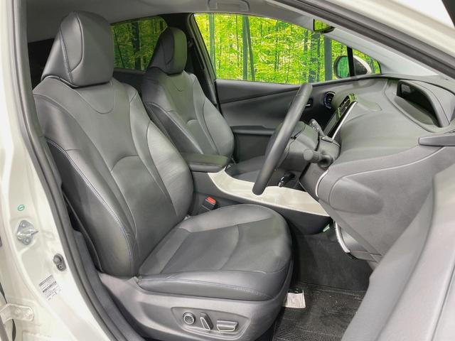 プリウス Ａプレミアム　ツーリングセレクション　禁煙車　純正９型ナビ　セーフティセンス　黒革シート　ＡＣ１００Ｖ　ヘッドアップディスプレイ　シートヒーター　ブラインドスポットモニター　パーキングアシスト　パワーシート　ドライブレコーダー　ＥＴＣ（8枚目）