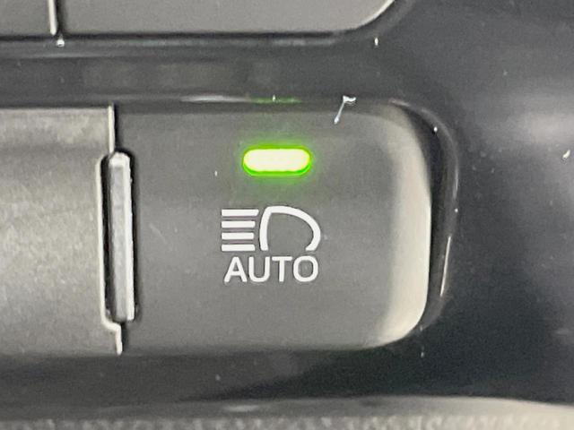 プリウス Sセーフティプラス 純正ナビ バックカメラ セーフティセンス 禁煙車 ドラレコ コーナーセンサー スマートキー LEDヘッドライト ETC 純正15インチアルミ オートハイビーム 車線逸脱警報 オートライト(58枚目)