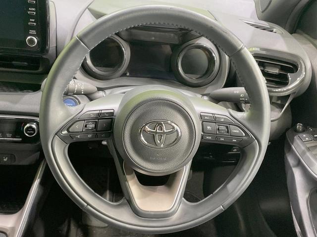 ヤリス ハイブリッドＺ　純正８型ディスプレイ　パノラミックビューモニター　禁煙車　セーフティセンス　レーダークルーズ　ブラインドスポットモニター　Ｂｌｕｅｔｏｏｔｈ再生　ＥＴＣ　ＬＥＤヘッドライト　スマートキー（11枚目）