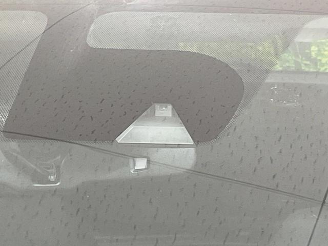 ノート Ｘ　ＤＩＧ－Ｓ　Ｖセレクション＋セーフティ　純正ＳＤナビ　アラウンドビューモニター　エマージェンシーブレーキ　スーパーチャージャー　禁煙車　スマートキー　ＥＴＣ　車線逸脱警報　オートライト　オートエアコン　Ｂｌｕｅｔｏｏｔｈ　ＣＤ　ＤＶＤ（5枚目）