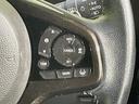 【アダプティブハイビーム】遠くまで明るく照らすハイビームを先行車や対向車に照射しない様、自動で調整!毎回手動で切り替える必要がなく、夜間走行時のストレスも軽減。安全性向上にも寄与します。