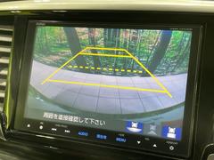 【バックカメラ】駐車時に後方がリアルタイム映像で確認できます。大型商業施設や立体駐車場での駐車時や、夜間のバック時に大活躍！運転スキルに関わらず、今や必須となった装備のひとつです！ 5