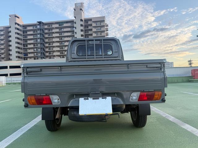 ミニキャブトラック 　トラック６６０Ｖタイプ　エアコン付　タイミングベルト交換済み　タイヤ交換済み　ウォーターポンプ交換済み　全塗装　エアコン　パワステ　マニュアル　ラジオ（15枚目）