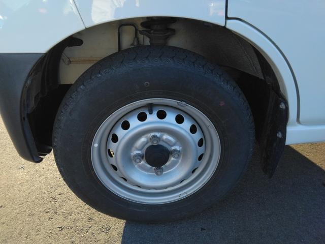 ハイゼットカーゴ ＤＸ　ＳＡＩＩＩ　４ＷＤ／ナビＴＶ／Ｂｌｕｅｔｏｏｔｈ／１オーナー／ＬＥＤ／ＥＴＣ／衝突軽減ブレーキ／ＤＶＤ再生／オートマチックハイビーム／アイドリングストップ（16枚目）
