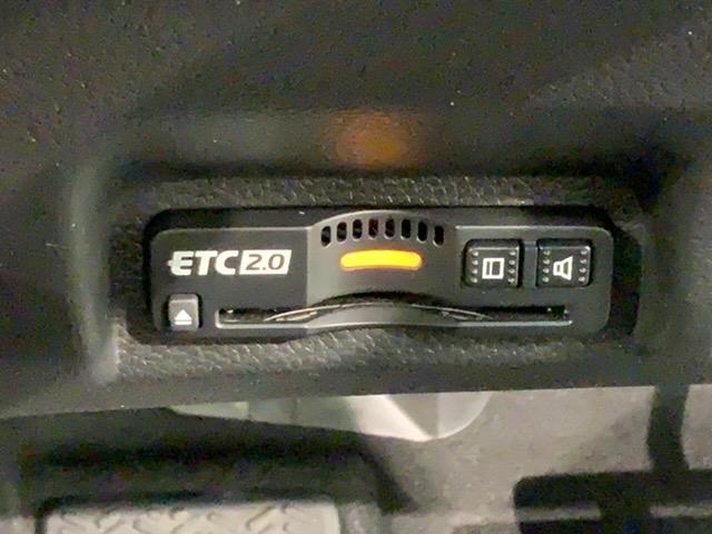 ヴェゼル ｅ：ＨＥＶＰＬａＹ　ＨＳＥＮＳＩＮＧ２ト－ン最長５年保証ＴＶ　カーテンエアバック　ＡＢＳ　衝突軽減装置　１オーナー　イモビ　シ－トヒ－タ－　フルオートエアコン　ＥＳＣ　キーレスエントリー　エアバッグ　リアカメラ　ＥＴＣ（12枚目）