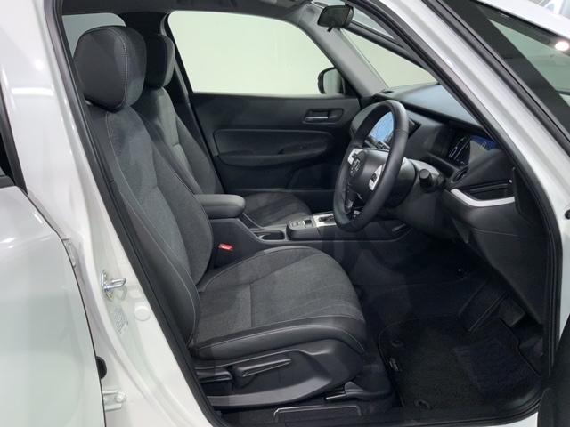 フィット e:HEVホーム HSENSING 新車保証 試乗車 ワンオ-ナ- 前後誤発進抑制機能 助手席エアバッグ 運転席エアバッグ 1オナ LEDライト USB接続 バックカメラ ABS サイドエアバッグ フルセグTV 記録簿(17枚目)
