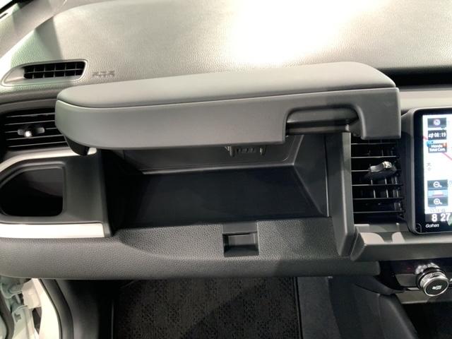 フィット e:HEVホーム HSENSING 新車保証 試乗車 ワンオ-ナ- 前後誤発進抑制機能 助手席エアバッグ 運転席エアバッグ 1オナ LEDライト USB接続 バックカメラ ABS サイドエアバッグ フルセグTV 記録簿(25枚目)
