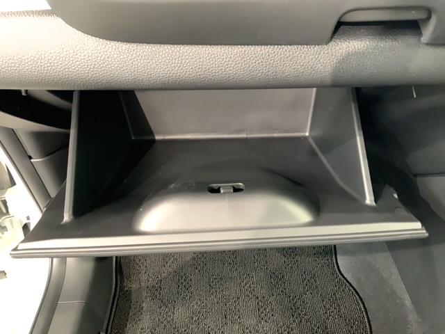 フィット e:HEVホーム HSENSING 新車保証 試乗車 ワンオ-ナ- 前後誤発進抑制機能 助手席エアバッグ 運転席エアバッグ 1オナ LEDライト USB接続 バックカメラ ABS サイドエアバッグ フルセグTV 記録簿(26枚目)