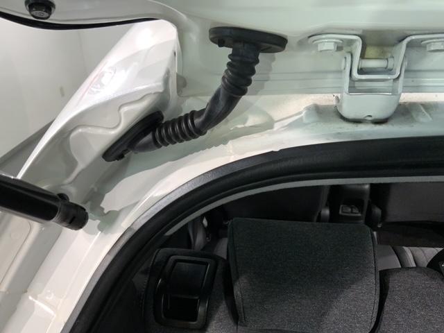 フィット e:HEVホーム HSENSING 新車保証 試乗車 ワンオ-ナ- 前後誤発進抑制機能 助手席エアバッグ 運転席エアバッグ 1オナ LEDライト USB接続 バックカメラ ABS サイドエアバッグ フルセグTV 記録簿(43枚目)
