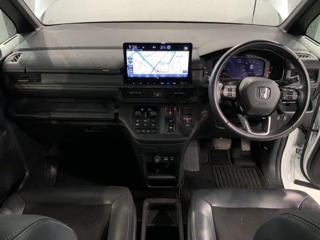 ステップワゴン ｅ：ＨＥＶスパーダ　ＨＳＥＮＳＩＮＧ　最長５年保証　ワンオ－ナ－　ナビＬＸＭ－２３７ＶＦＬｉ　ＴＶ　Ｒカメラ　ＣＤ録音　ＢＴオ－ディオ　ＤＶＤ　ドラレコ　ＥＴＣ　ＬＥＤライト　両側電動ドア　ＶＳＡ　シ－トヒ－タ－　ＥＳＣ（9枚目）