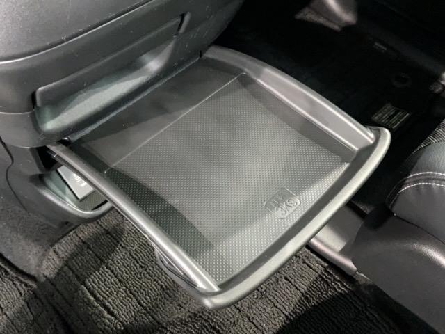 フリードハイブリッド ハイブリッド・Gホンダセンシング 最長5年保証 ワンオーナー ナビVXM-217VFNi TV Rカメラ CD録音 BTオ-ディオ DVD ETC LEDライト 両側電動ドア VSA シ-トヒ-タ- クルコン スマ-トキ- スペアキ-(30枚目)