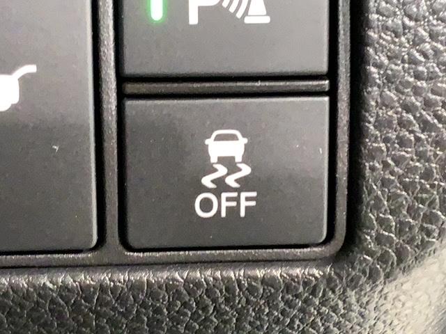 ヴェゼル ｅ：ＨＥＶＺ　ＨＳＥＮＳＩＮＧ　最長５年保証　ワンオーナ－　純正ナビ　ＴＶ　Ｒカメラ　ＢＴオーディオ　ＥＴＣ　ＬＥＤライト　フォグライト　ＶＳＡ　シ－トヒ－タ－　クルコン　アルミ　スマ－トキ－　盗難防止装置　１オナ（13枚目）