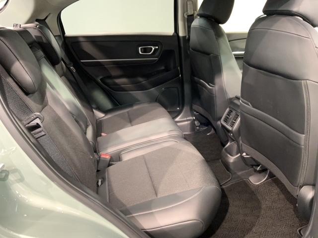 ヴェゼル ｅ：ＨＥＶＺ　ＨＳＥＮＳＩＮＧ　最長５年保証　ワンオーナ－　純正ナビ　ＴＶ　Ｒカメラ　ＢＴオーディオ　ＥＴＣ　ＬＥＤライト　フォグライト　ＶＳＡ　シ－トヒ－タ－　クルコン　アルミ　スマ－トキ－　盗難防止装置　１オナ（18枚目）