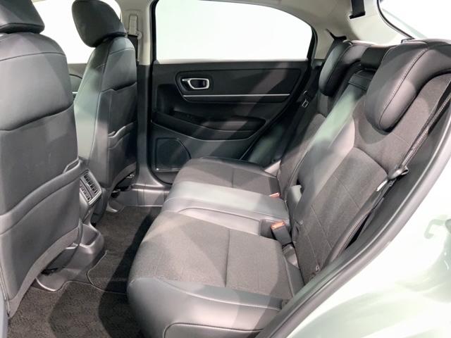 ヴェゼル ｅ：ＨＥＶＺ　ＨＳＥＮＳＩＮＧ　最長５年保証　ワンオーナ－　純正ナビ　ＴＶ　Ｒカメラ　ＢＴオーディオ　ＥＴＣ　ＬＥＤライト　フォグライト　ＶＳＡ　シ－トヒ－タ－　クルコン　アルミ　スマ－トキ－　盗難防止装置　１オナ（28枚目）