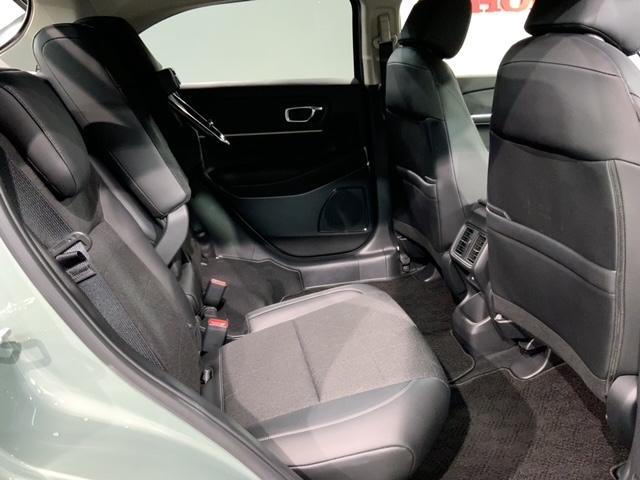 ヴェゼル ｅ：ＨＥＶＺ　ＨＳＥＮＳＩＮＧ　最長５年保証　ワンオーナ－　純正ナビ　ＴＶ　Ｒカメラ　ＢＴオーディオ　ＥＴＣ　ＬＥＤライト　フォグライト　ＶＳＡ　シ－トヒ－タ－　クルコン　アルミ　スマ－トキ－　盗難防止装置　１オナ（32枚目）