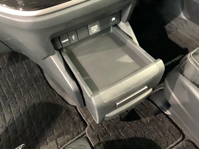 オデッセイハイブリッド ハイブリッドアブソルート・ＥＸホンダセンシング　最長５年保証　ナビＶＸＭ－２０７ＶＦＮｉ　ＴＶ　Ｒカメラ　マルチビュー　ＣＤ録音　ＢＴオ－ディオ　ＤＶＤ　ＥＴＣ　ＬＥＤライト　ＶＳＡ　両側電動ドア　シートヒーター　クルコン　アルミ　フォグ　ＡＡＣ（27枚目）