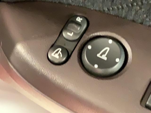 Ｎ－ＯＮＥ プレミアムツアラー　２ト－ン　１年保証　ワンオーナー　ナビＶＸＭ－１２８ＶＳＸｉ　ＴＶ　Ｒカメラ　ＤＶＤ　ＥＴＣ　ＨＩＤ　ＶＳＡ　アルミ　フォグ　ベンチシート　ドアバイザー　スマートキー　盗難防止装置　整備記録簿　ＡＡＣ（14枚目）