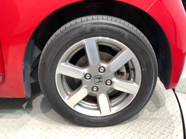 Ｎ－ＯＮＥ プレミアムツアラー　２ト－ン　１年保証　ワンオーナー　ナビＶＸＭ－１２８ＶＳＸｉ　ＴＶ　Ｒカメラ　ＤＶＤ　ＥＴＣ　ＨＩＤ　ＶＳＡ　アルミ　フォグ　ベンチシート　ドアバイザー　スマートキー　盗難防止装置　整備記録簿　ＡＡＣ（15枚目）