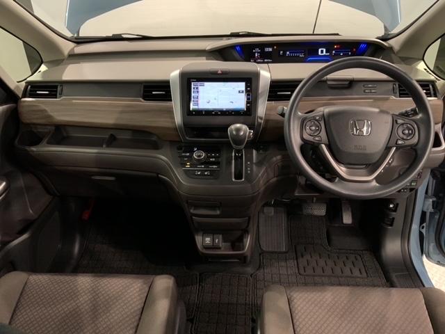 フリード＋ Ｇ・ホンダセンシング　最長５年保証　ナビＶＸＭ－２２４ＶＦｉ　ＴＶ　Ｒカメラ　ＣＤ録音　ＢＴオ－ディオ　ＤＶＤ　ＥＴＣ　両側電動ドア　ＶＳＡ　シ－トヒ－タ－　スマ－トキ－　スペアキー　盗難防止装置　整備記録簿　ＡＡＣ　ＰＳ（9枚目）