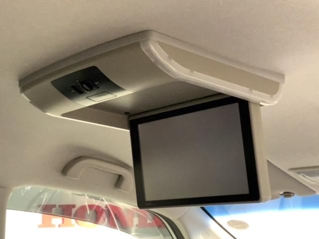 フリードハイブリッド ハイブリッド・Ｇホンダセンシング　４ＷＤ　１年保証　ワンオ－ナ－　純正ナビ　ＴＶ　Ｒカメラ　ＢＴオーディオ　ＤＶＤ　ＥＴＣ　ＬＥＤライト　フォグライト　ＶＳＡ　両側電動　クルコン　アルミ　スマ－トキ－　整備記録簿　ドアバイザ－　禁煙（2枚目）