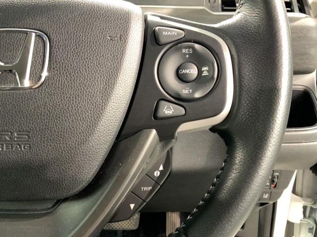 フリードハイブリッド ハイブリッド・Ｇホンダセンシング　４ＷＤ　１年保証　ワンオ－ナ－　純正ナビ　ＴＶ　Ｒカメラ　ＢＴオーディオ　ＤＶＤ　ＥＴＣ　ＬＥＤライト　フォグライト　ＶＳＡ　両側電動　クルコン　アルミ　スマ－トキ－　整備記録簿　ドアバイザ－　禁煙（11枚目）