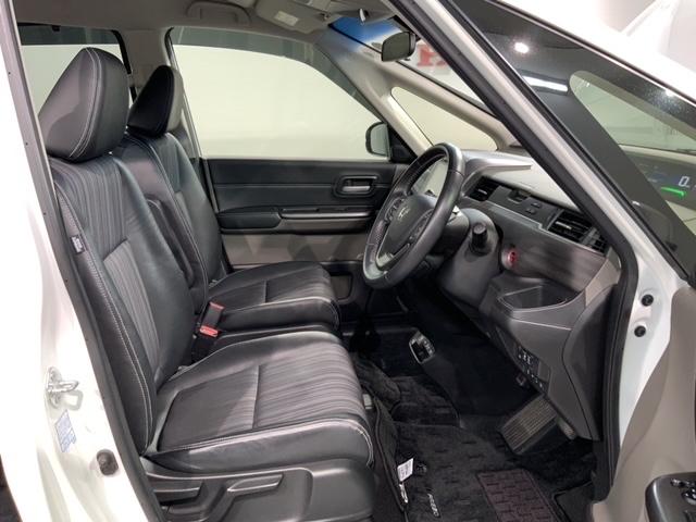 フリードハイブリッド ハイブリッド・Ｇホンダセンシング　４ＷＤ　１年保証　ワンオ－ナ－　純正ナビ　ＴＶ　Ｒカメラ　ＢＴオーディオ　ＤＶＤ　ＥＴＣ　ＬＥＤライト　フォグライト　ＶＳＡ　両側電動　クルコン　アルミ　スマ－トキ－　整備記録簿　ドアバイザ－　禁煙（17枚目）