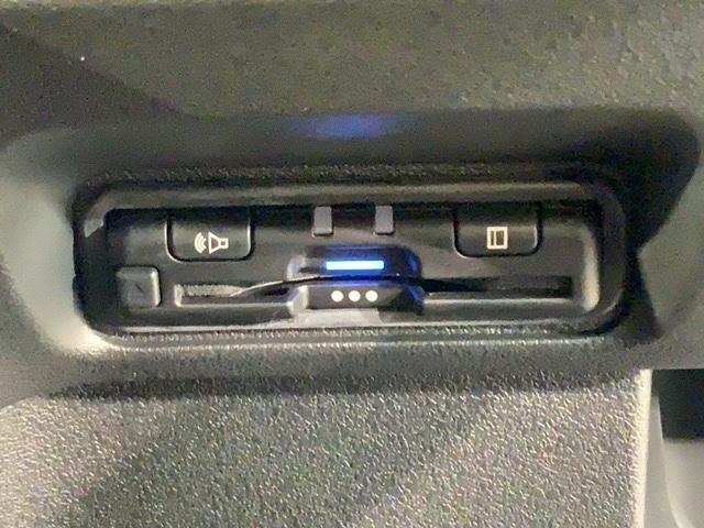 Ｎ－ＢＯＸカスタム ターボ　Ｈ　ＳＥＮＳＩＮＧ　新車保証　試乗車　ワンオ－ナ－　ナビＬＸＵ－２４２ＮＢｉ　ＴＶ　Ｒカメラ　マルチビュ－　ＣＤ録音　ＢＴオ－ディオ　ＤＶＤ　シ－トヒ－タ－　ＥＴＣ　ＬＥＤライト　両側電動ドア　ＶＳＡ（13枚目）