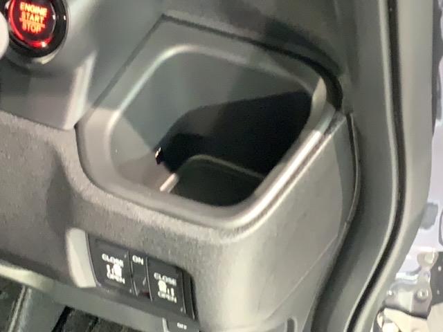 Ｎ－ＢＯＸカスタム ベースグレード　Ｈ　ＳＥＮＳＩＮＧ　新車保証　ワンオ－ナ－　ナビＶＸＭ－２４５ＺＦＥｉ　ＴＶ　Ｒカメラ　ＢＴオ－ディオ　ドラレコ　シ－トヒ－タ－　ＥＴＣ　ＬＥＤライト　両側電動ドア　ＶＳＡ　スマ－トキ－　盗難防止装置（27枚目）